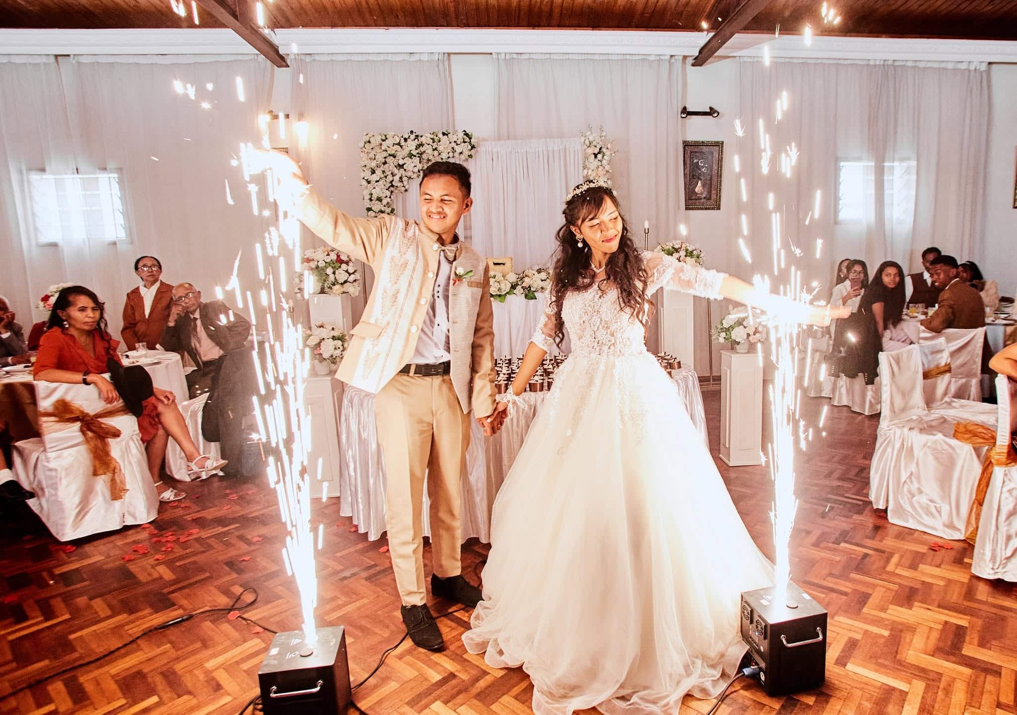 Ouverture de bal avec jets de scène pour un mariage en Haute-Vienne